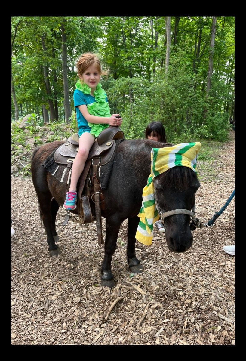Kids participating in horse camp at Little Dude Ranch